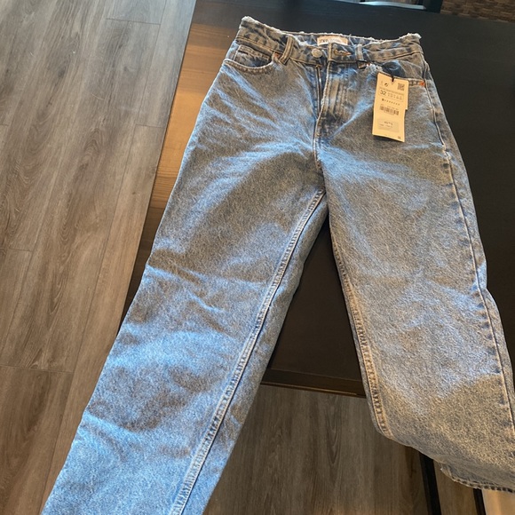 Brand New Zara Jean! - Picture 2 of 3
